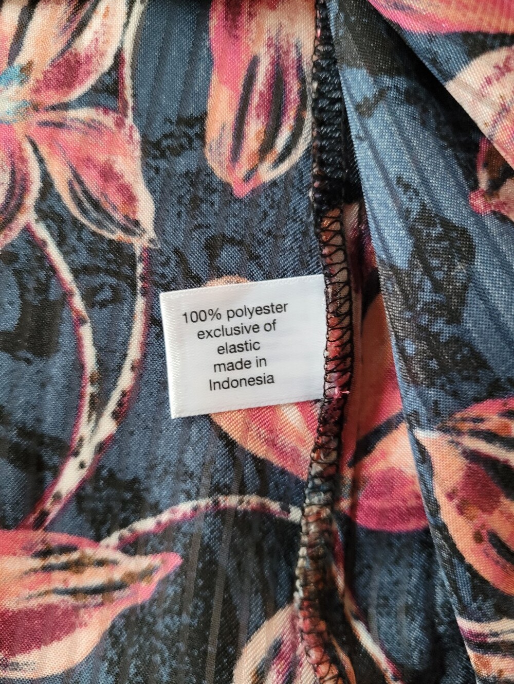 NWT Lane Bryant Floral Short Sleeve Blouse - Navy with Pink Flowers Size 14 - Picture 3 of 9